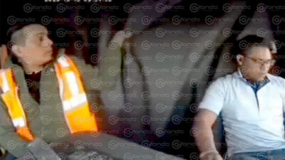 VIDEO. Delincuentes armados roban tráiler con mercancía y secuestran al chofer