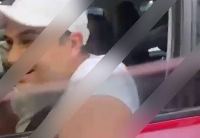 VIDEO: ‘¿Quieres ver?’; conductor con familia pierde la cabeza y baja a ‘echar pleito’