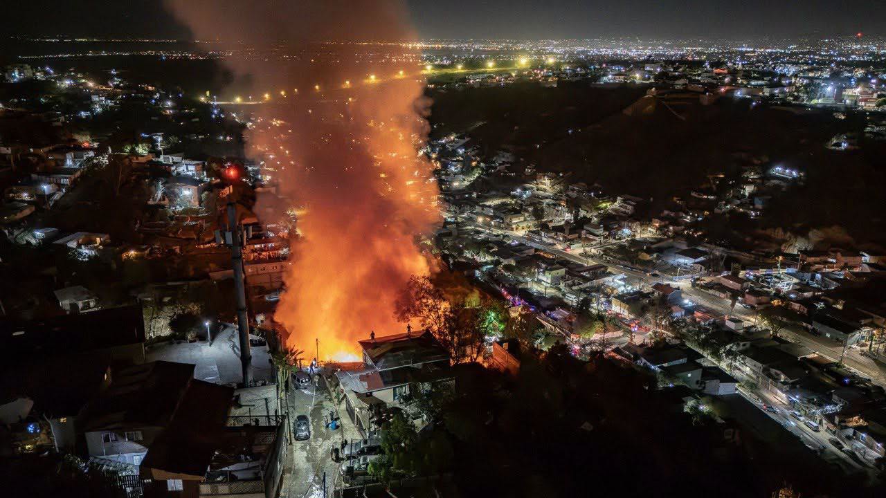 VIDEO: Mega incendio provoca movilización y deja a seis familias sin hogar