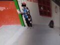 VIDEO: Padres ordenan a su hijo robar una mochila en una tienda 3B