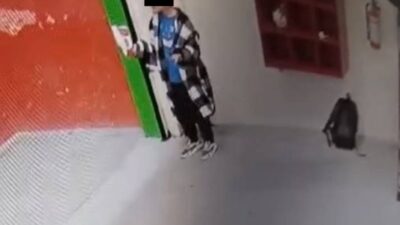 VIDEO: Padres ordenan a su hijo robar una mochila en una tienda 3B