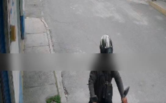 VIDEO: Jóvenes retiran dinero de un Coppel y rateros lo siguen hasta su casa