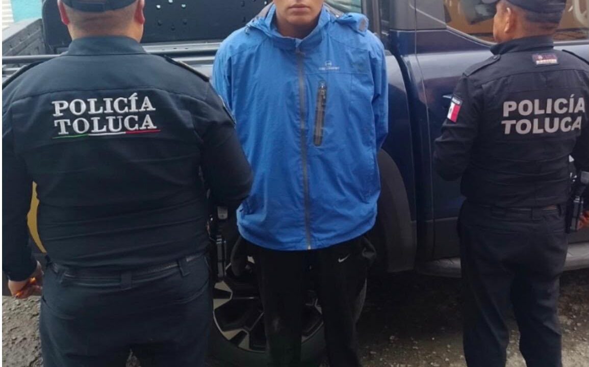 CAPTURADOS: Detiene Policía de Toluca a dos motorratones y recupera un par de celulares