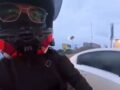 VIDEO. Mujer en moto manejaba de manera imprudente y un conductor la agrede