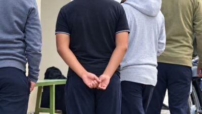 VIDEO: Vecinos agarran a batazos a tres hombres; los acusaban de robar ganado