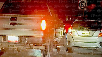 VIDEO. Jovencito de 15 años choca, arrolla a una persona y escapa a bordo de una camioneta