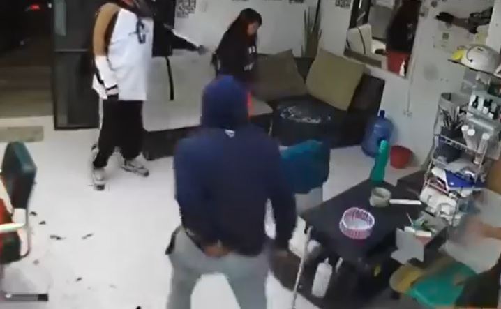 VIDEO: Pequeño vive momentos de terror mientas le cortaban en cabello