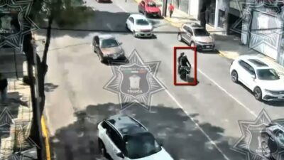 VIDEO: Policías de Toluca capturan a ladrones en moto; uno tenía brazalete electrónico