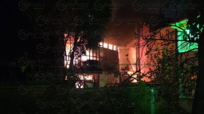 ALERTA: Desalojan a abuelitos de una casa de descanso por un fuerte incendio