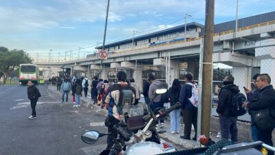DESESPERACIÓN: Vecinos tardan hasta 5 horas en llegar a casa por fallas en el Metro