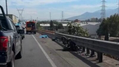 VIDEO: Motociclista derrapa y muere solo en el Circuito Exterior Mexiquense