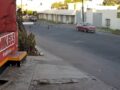 VIDEO: Motociclista mata a dos niños que iban a la escuela con su abuela