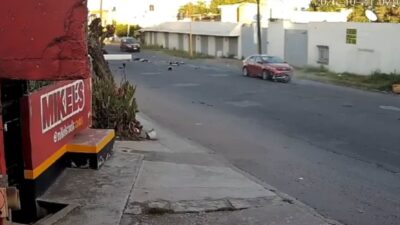 VIDEO: Motociclista mata a dos niños que iban a la escuela con su abuela