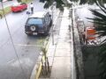 VIDEO: ‘¡Aaaaaay!’; señora es atacada sin motivo por tres perros callejeros