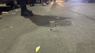 VIDEO: Atacan a balazos a un hombre y lo dejan tirado a media calle