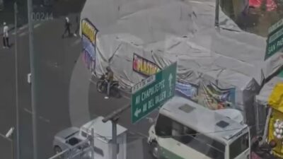 VIDEO: Graban a rateros que atacan a señoras entre tumultos del Centro Histórico
