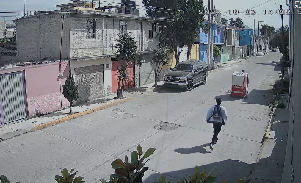 VIDEO: ‘¡Mi teléfono!’; estudiante corretea a mototaxista que le robó el celular