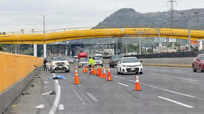 VIDEO. Hombre muere tras ser embestido por un vehículo a media autopista