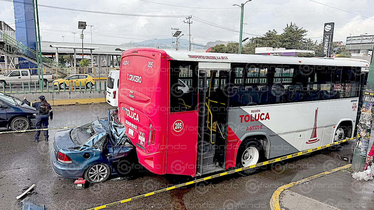 VIDEO. Giovanni y su amigo se estrellaron atrás de un autobús; ambos murieron