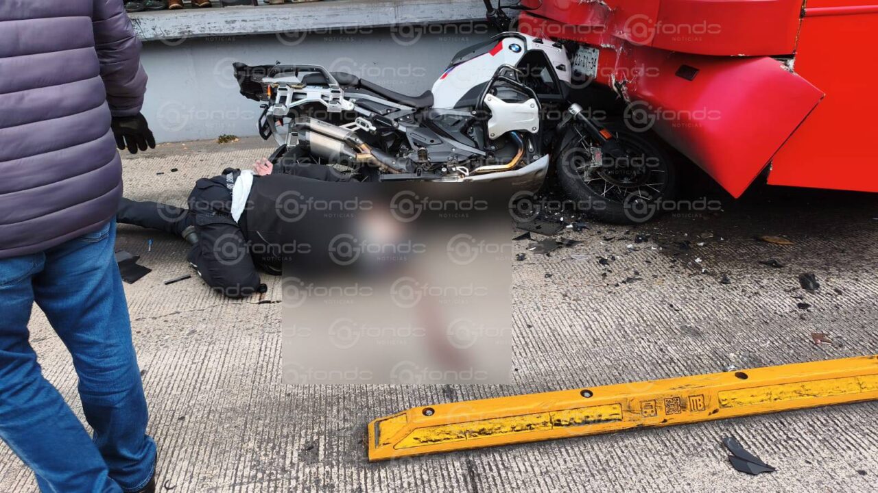 CAÍDO: Alfonso iba en su moto de lujo y meterse al carril confinado le costó la vida