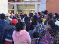VIDEO. Padres y madres toman primaria tras acusaciones contra un maestro en Edomex