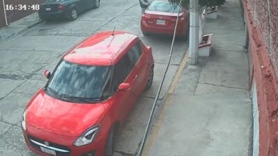 VIDEO. Roban autos estacionados con llaves clonadas en calles de Edomex