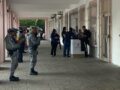 VIDEO: ‘Respeta el acuerdo’; dejan hielera con una cabeza dentro del palacio municipal