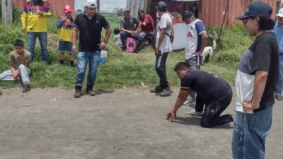 VIDEO. ‘¡Chiras pelas!’; vecinos dejan los celulares y organizan domingos de canicas