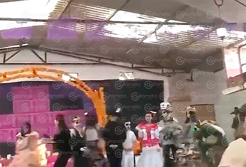 VIDEO. Alumna sufre graves quemaduras durante festival de Día de Muertos