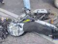 VIDEO. Combi se pasa el alto, embiste a motociclista y la Fiscalía acusa a un inocente
