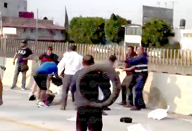 VIDEO. Pasajeros del Trolebús se enfrentan a golpes con manifestantes que mantenían bloqueada la autopista México – Puebla