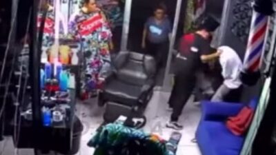 VIDEO: Joven barbero propina tremenda golpiza a sujeto que lo intentó asaltar