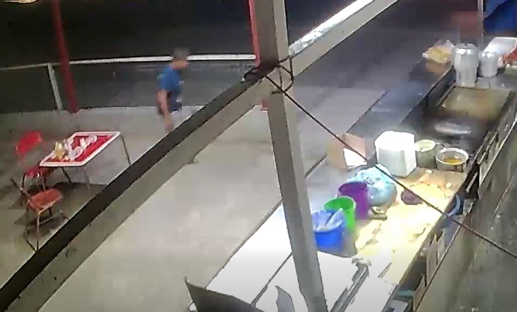 VIDEO: Cliente ‘mago’ huye de una taquería antes de pagar su cuenta