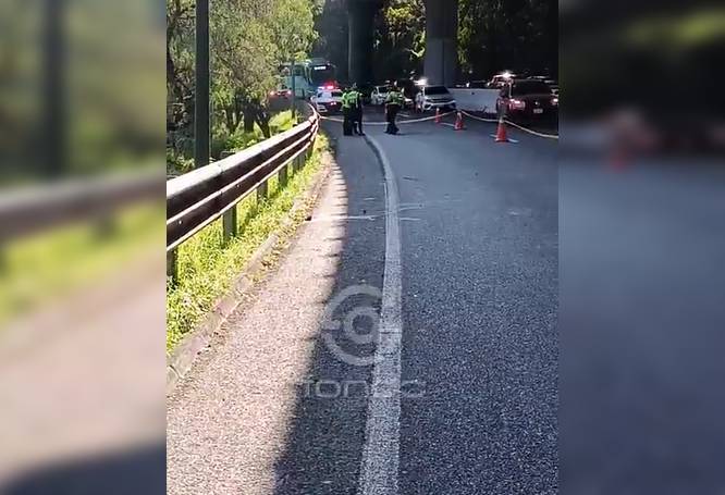 URGENTE: Muere un hombre aplastado en carriles de la México Cuernavaca